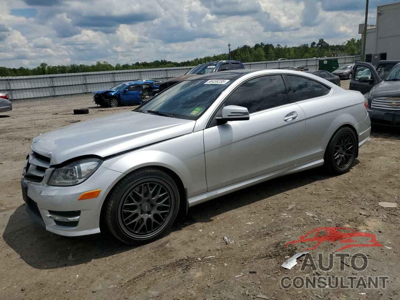 MERCEDES-BENZ C-CLASS 2013 - WDDGJ5HB5DG151711
