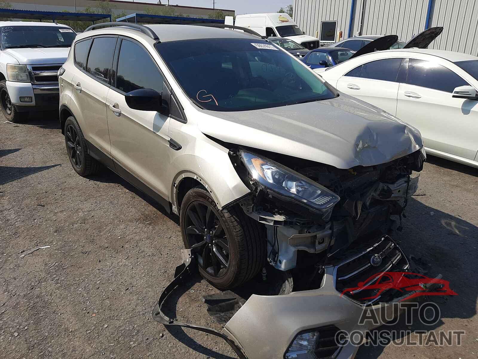 FORD ESCAPE 2017 - 1FMCU0GD4HUD29147