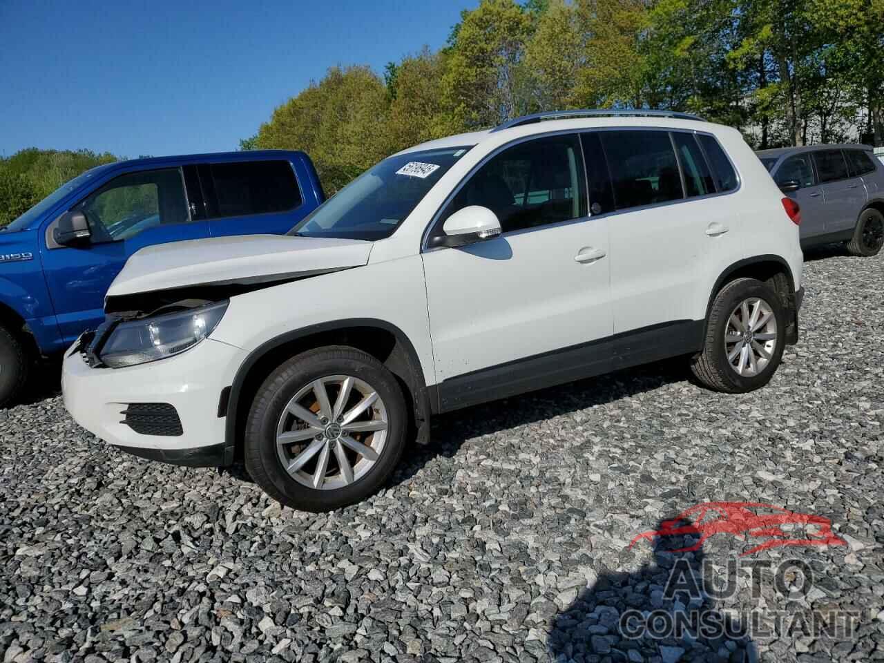 VOLKSWAGEN TIGUAN 2017 - WVGSV7AX4HK026336