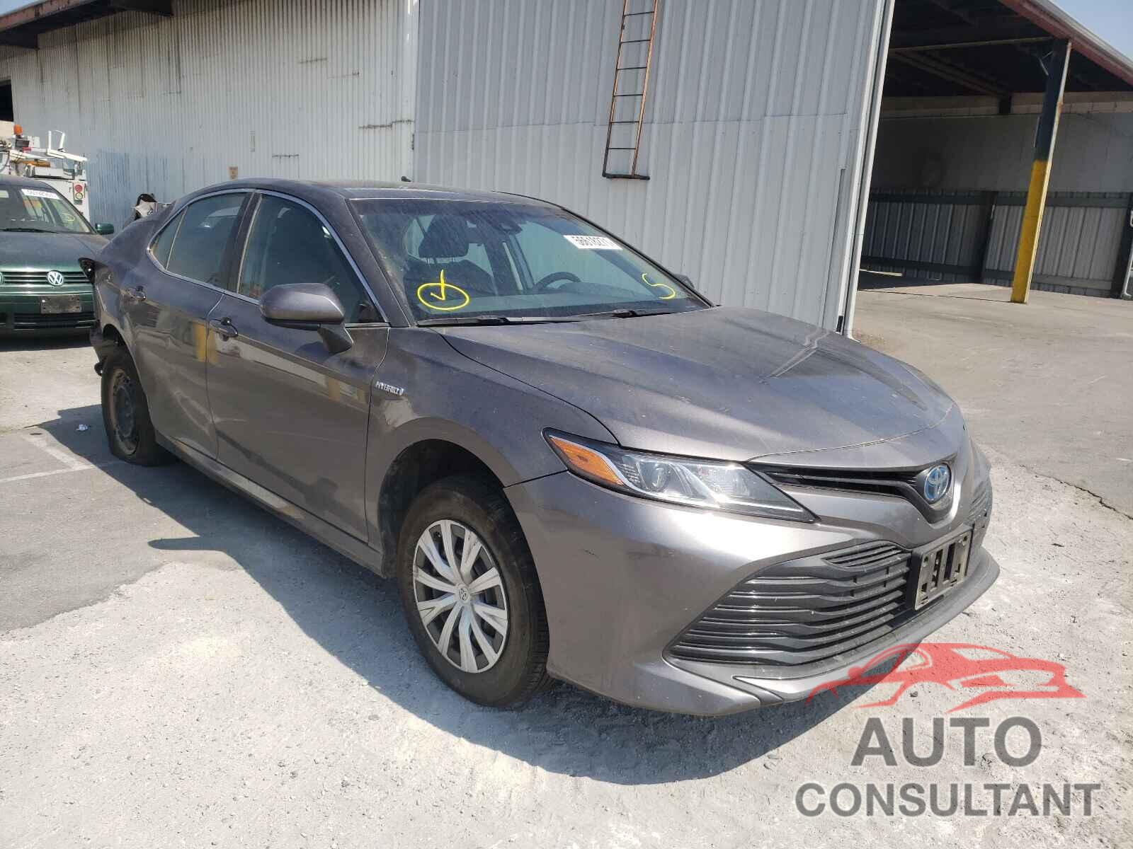 TOYOTA CAMRY 2018 - 4T1B31HK4JU500521