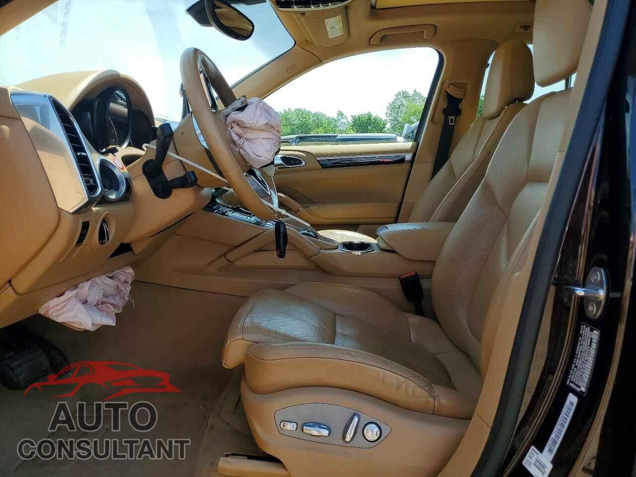 PORSCHE CAYENNE 2016 - WP1AA2A28GLA01711