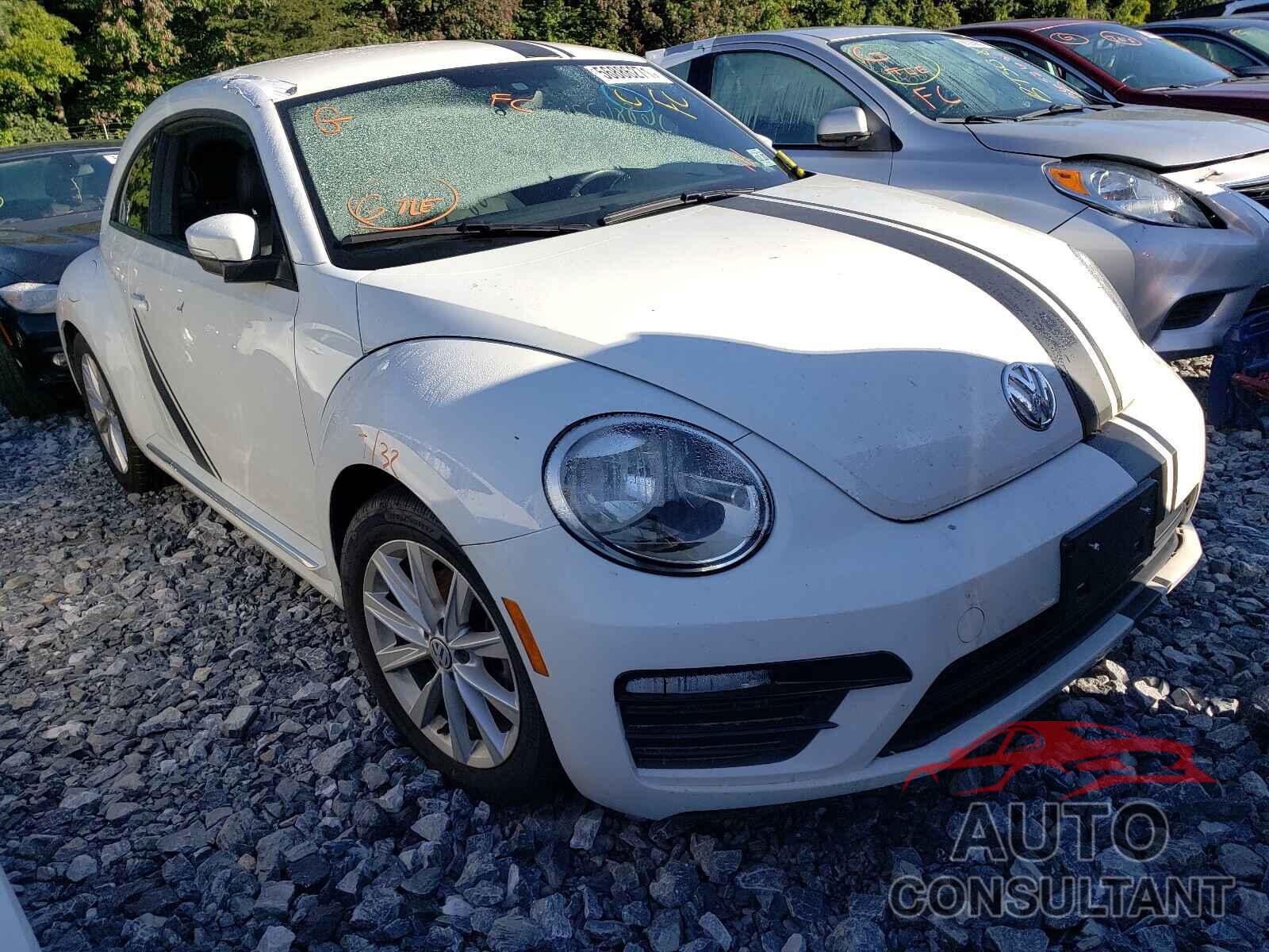 VOLKSWAGEN BEETLE 2018 - 3VWFD7AT6JM710354