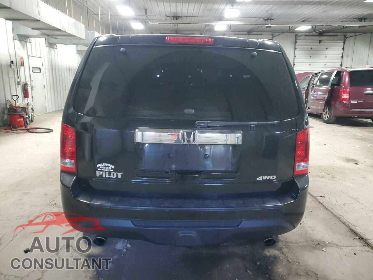 HONDA PILOT 2013 - 5FNYF4H79DB061445