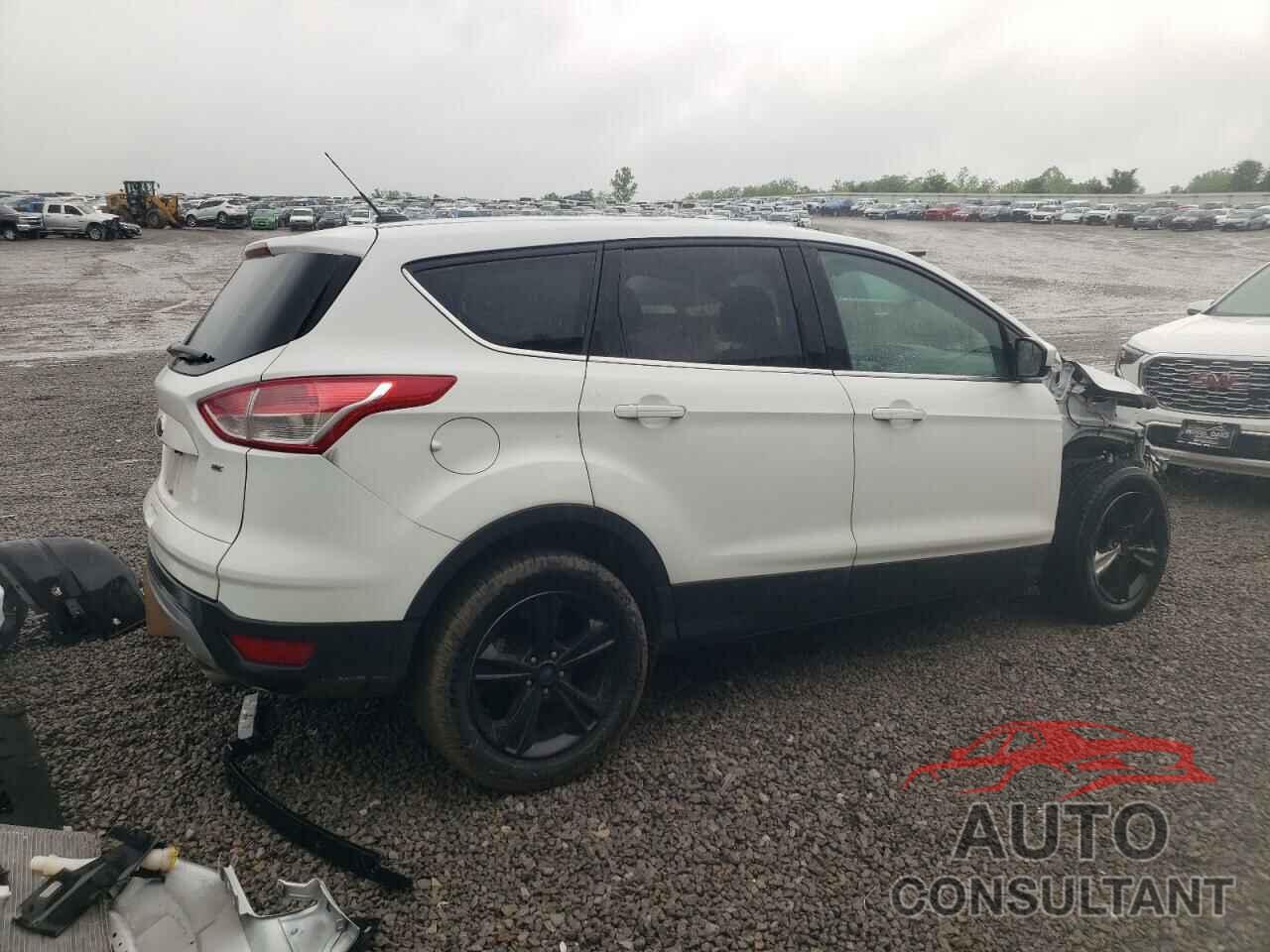 FORD ESCAPE 2015 - 1FMCU0G73FUA11947