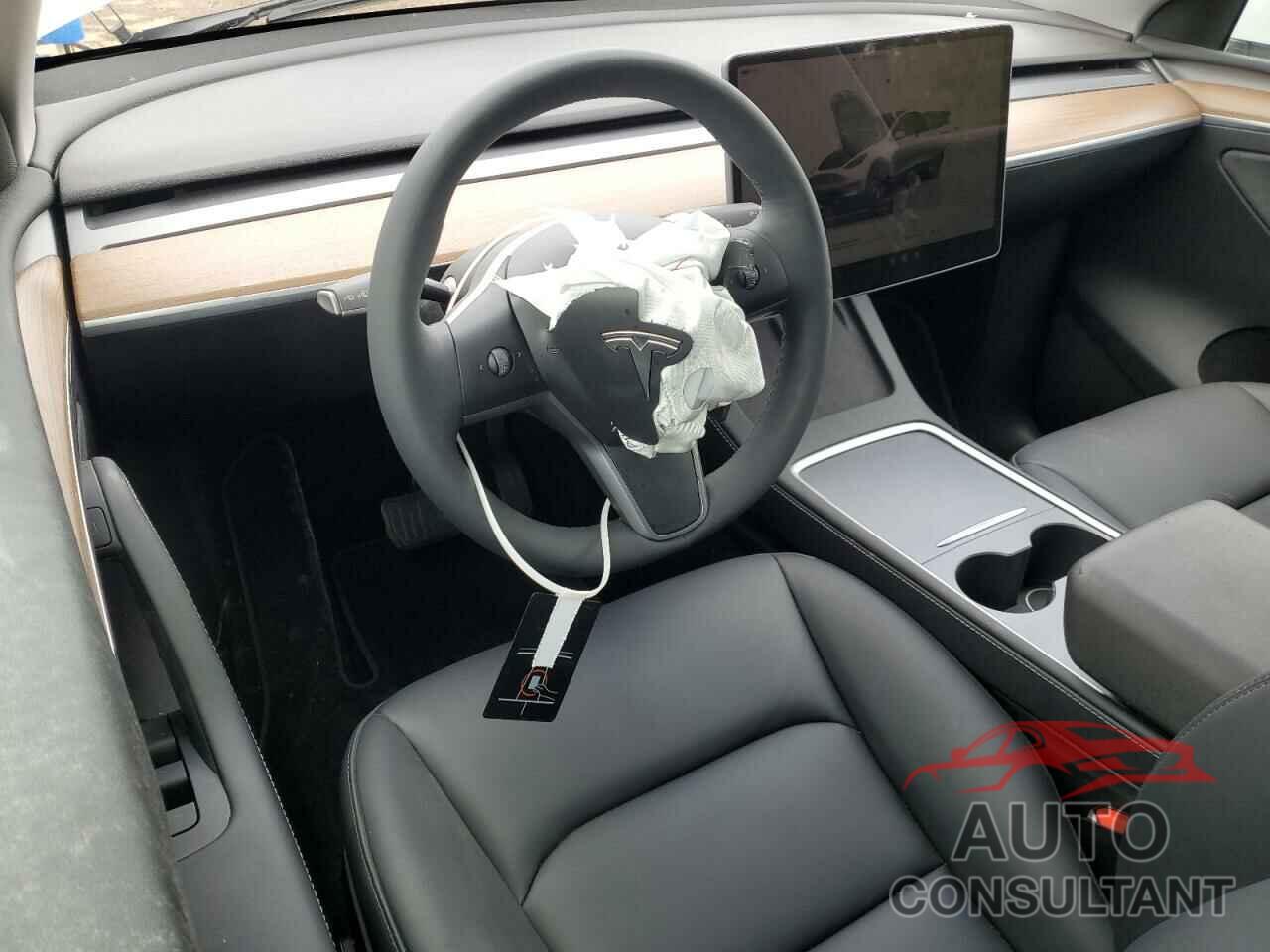TESLA MODEL Y 2023 - LRWYGDEE5PC266209