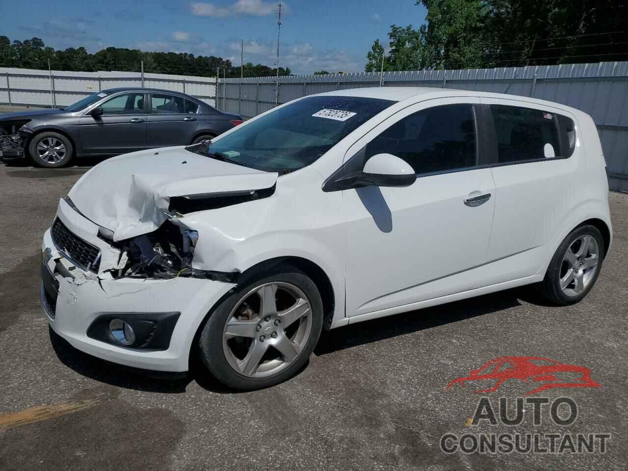 CHEVROLET SONIC 2016 - 1G1JE6SB8G4133916