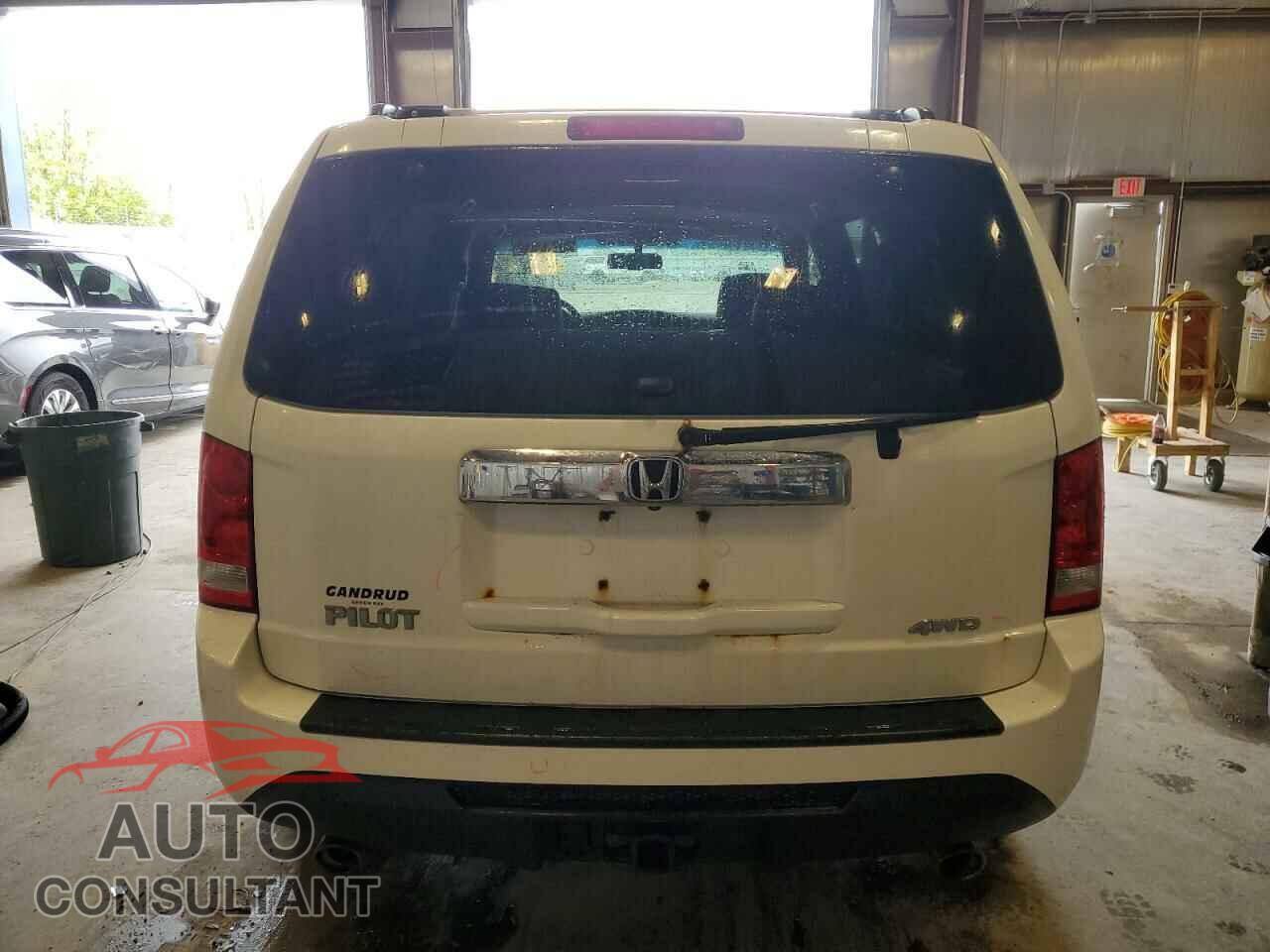 HONDA PILOT 2011 - 5FNYF4H51BB031724