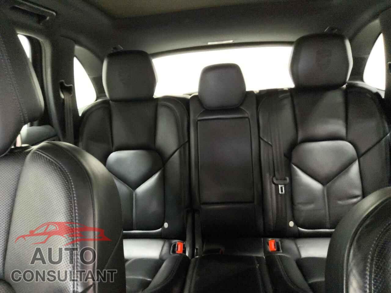 PORSCHE CAYENNE 2017 - WP1AA2A23HKA86464