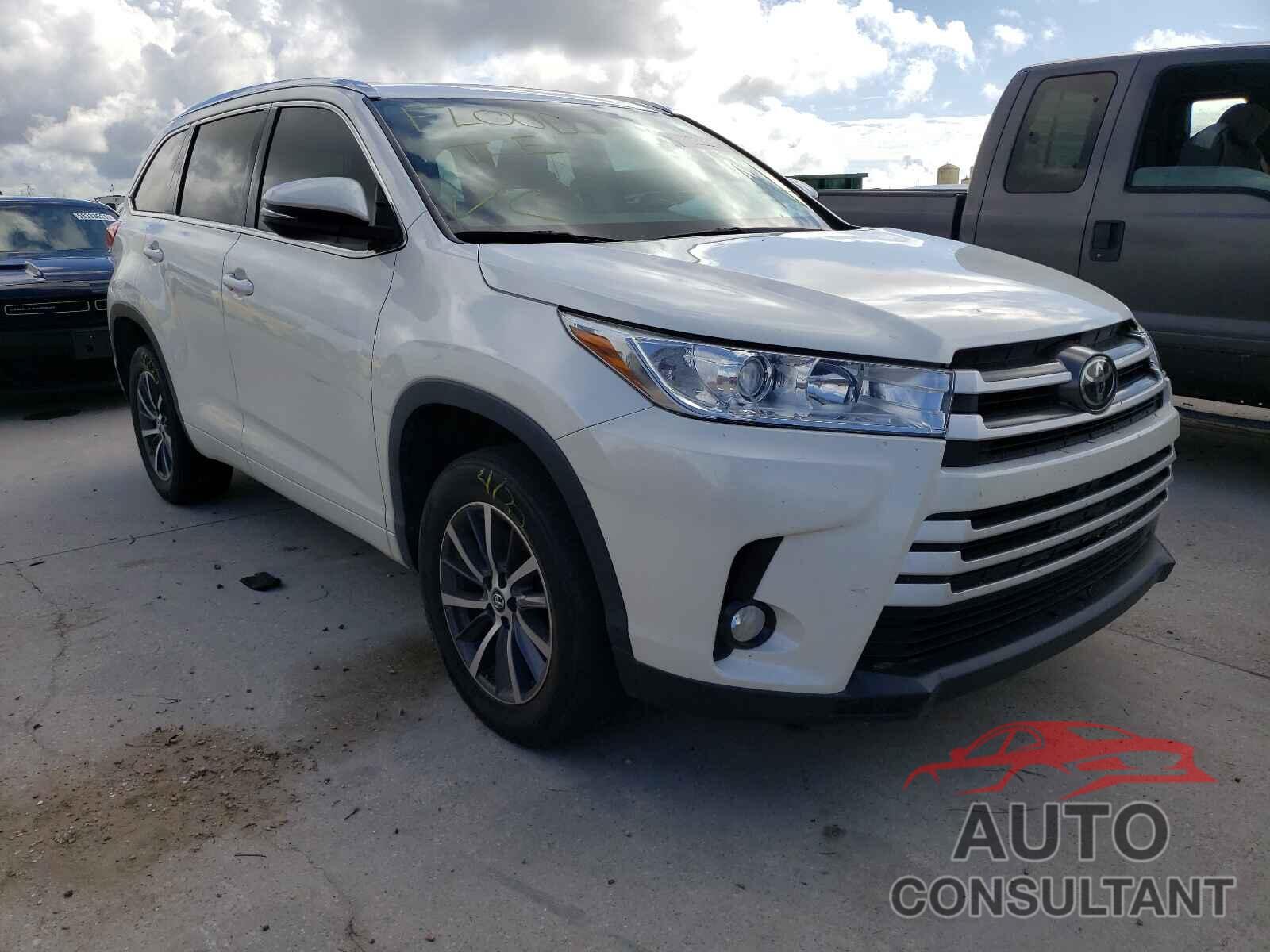 TOYOTA HIGHLANDER 2018 - 5TDKZRFH4JS538389