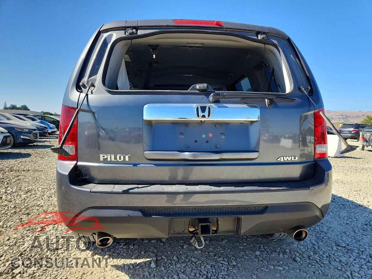 HONDA PILOT 2013 - 5FNYF4H78DB052610