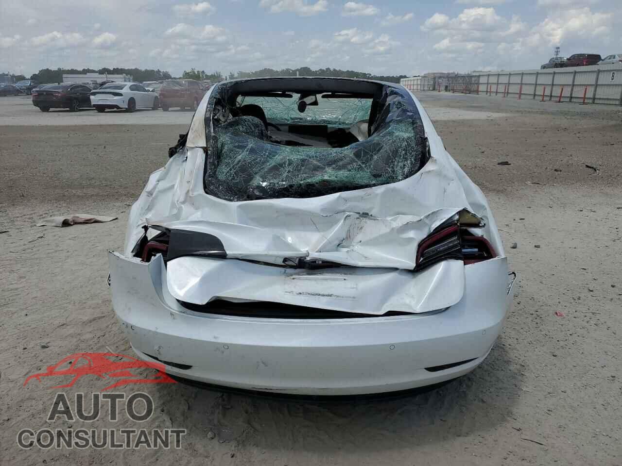 TESLA MODEL 3 2021 - 5YJ3E1EA3MF976870
