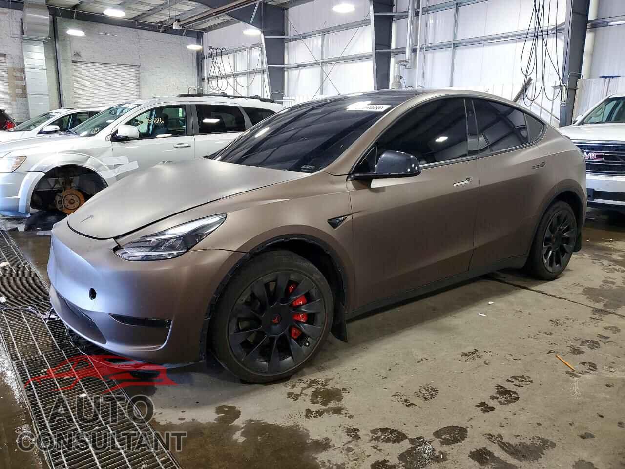 TESLA MODEL Y 2024 - 7SAYGDEE2RF164989