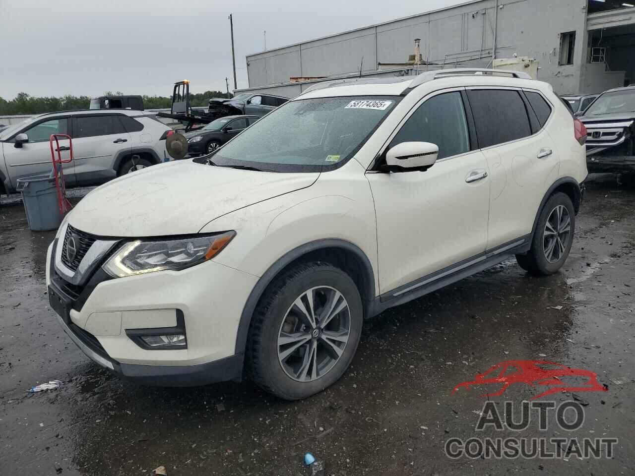NISSAN ROGUE 2018 - JN8AT2MV5JW311200