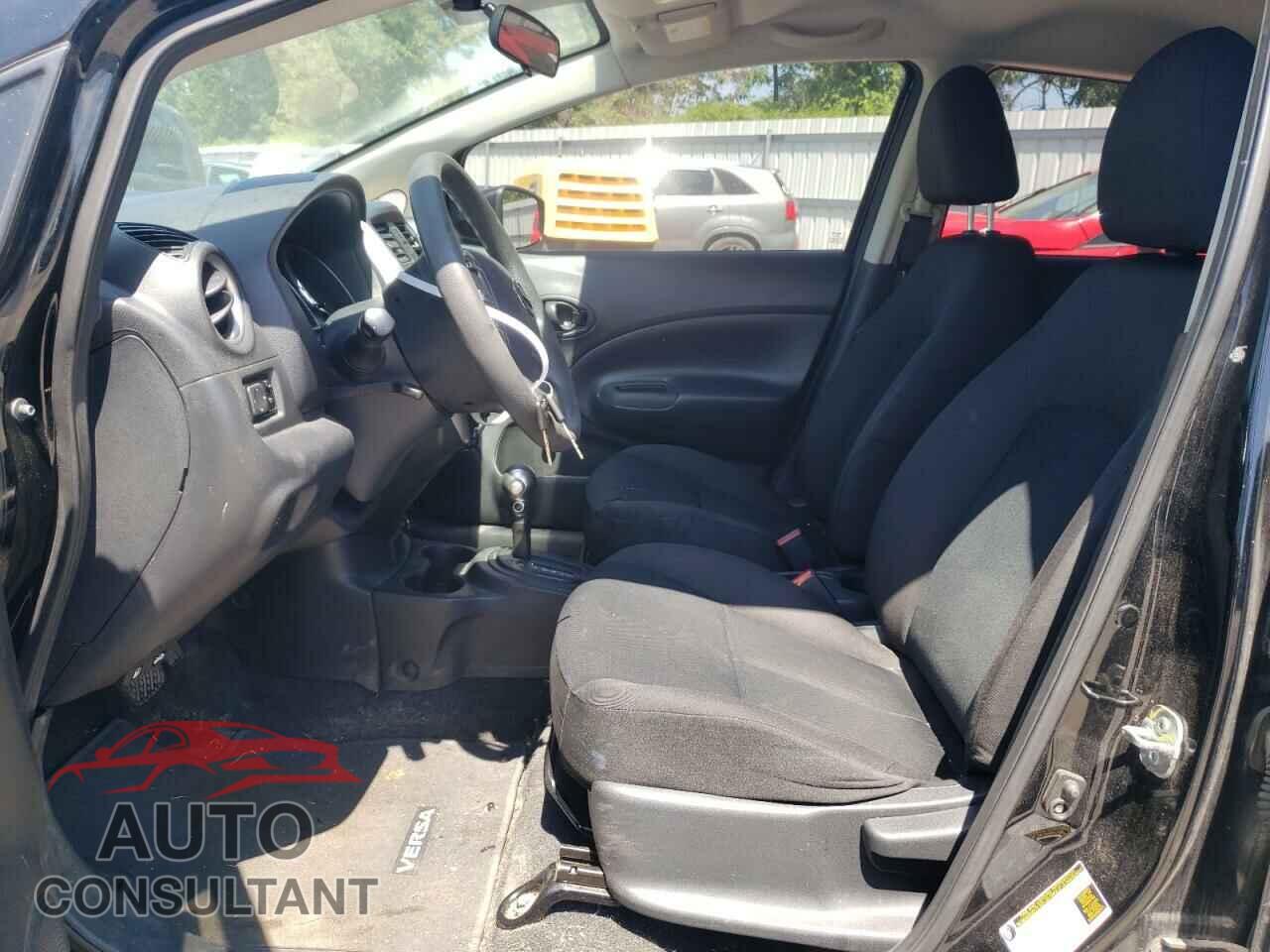 NISSAN VERSA 2017 - 3N1CE2CP3HL379998