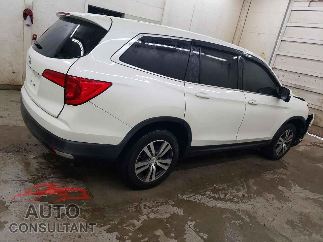 HONDA PILOT 2017 - 5FNYF5H3XHB037227