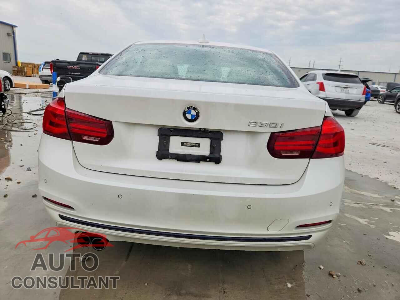 BMW 3 SERIES 2018 - WBA8B9C56JEE81773