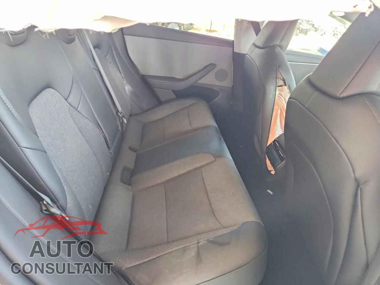 TESLA MODEL 3 2025 - 5YJ3E1EA2SF131859