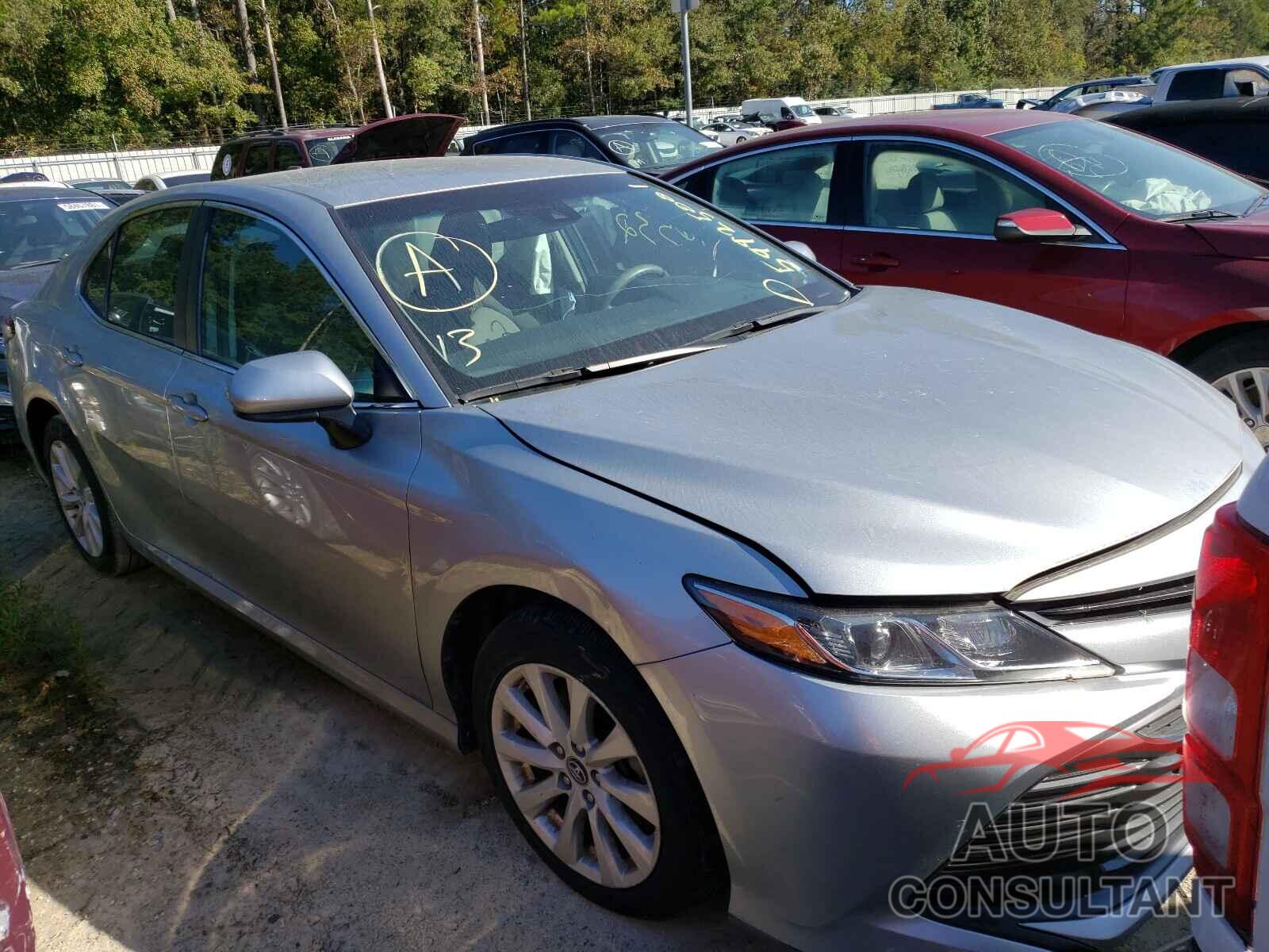TOYOTA CAMRY 2018 - 4T1B11HK3JU050172