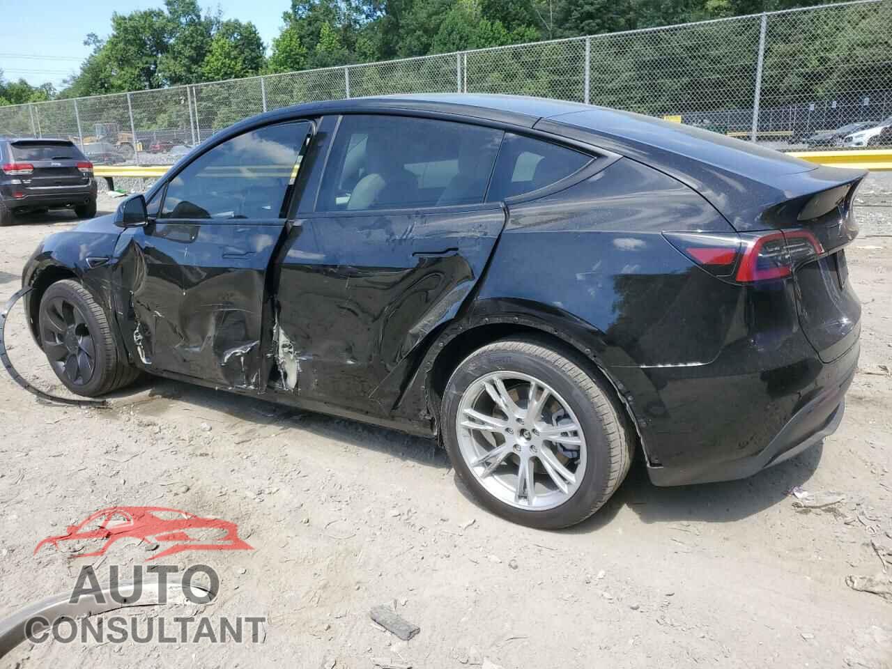 TESLA MODEL Y 2024 - 7SAYGDEE8RA227185
