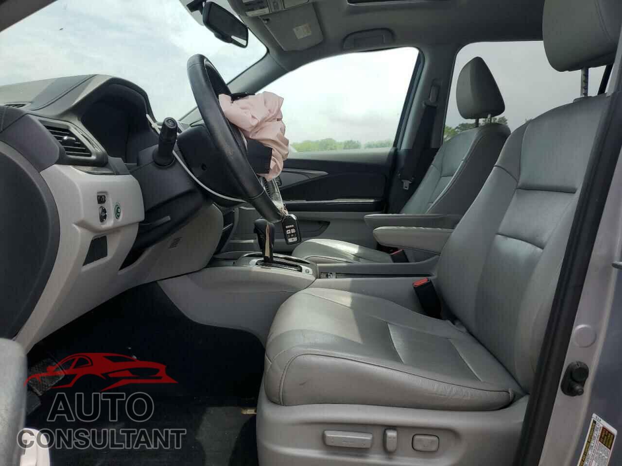 HONDA PILOT 2016 - 5FNYF6H55GB128301