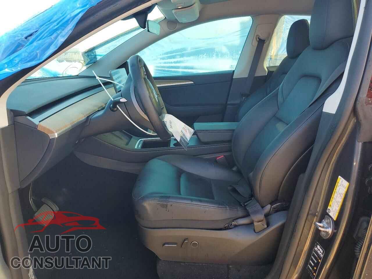 TESLA MODEL Y 2024 - 7SAYGDEE7RA222575