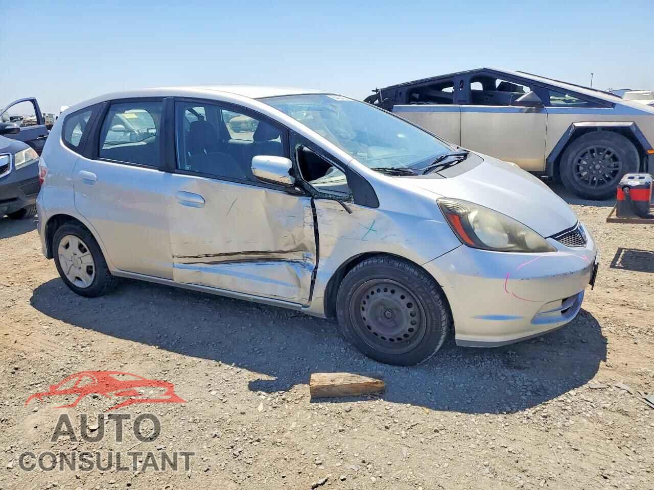 HONDA FIT 2013 - JHMGE8H37DC076119