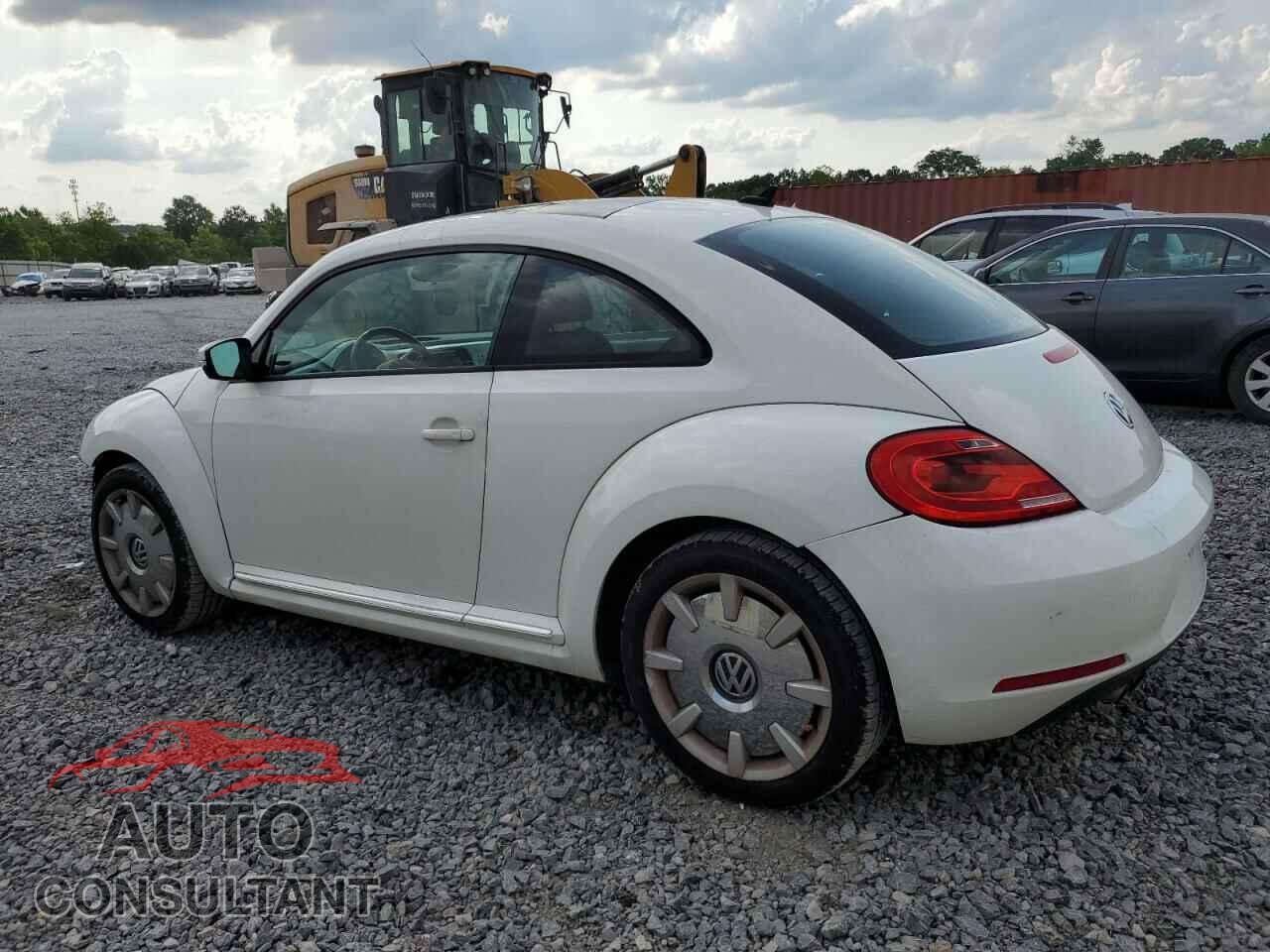 VOLKSWAGEN BEETLE 2013 - 3VWJX7ATXDM609369