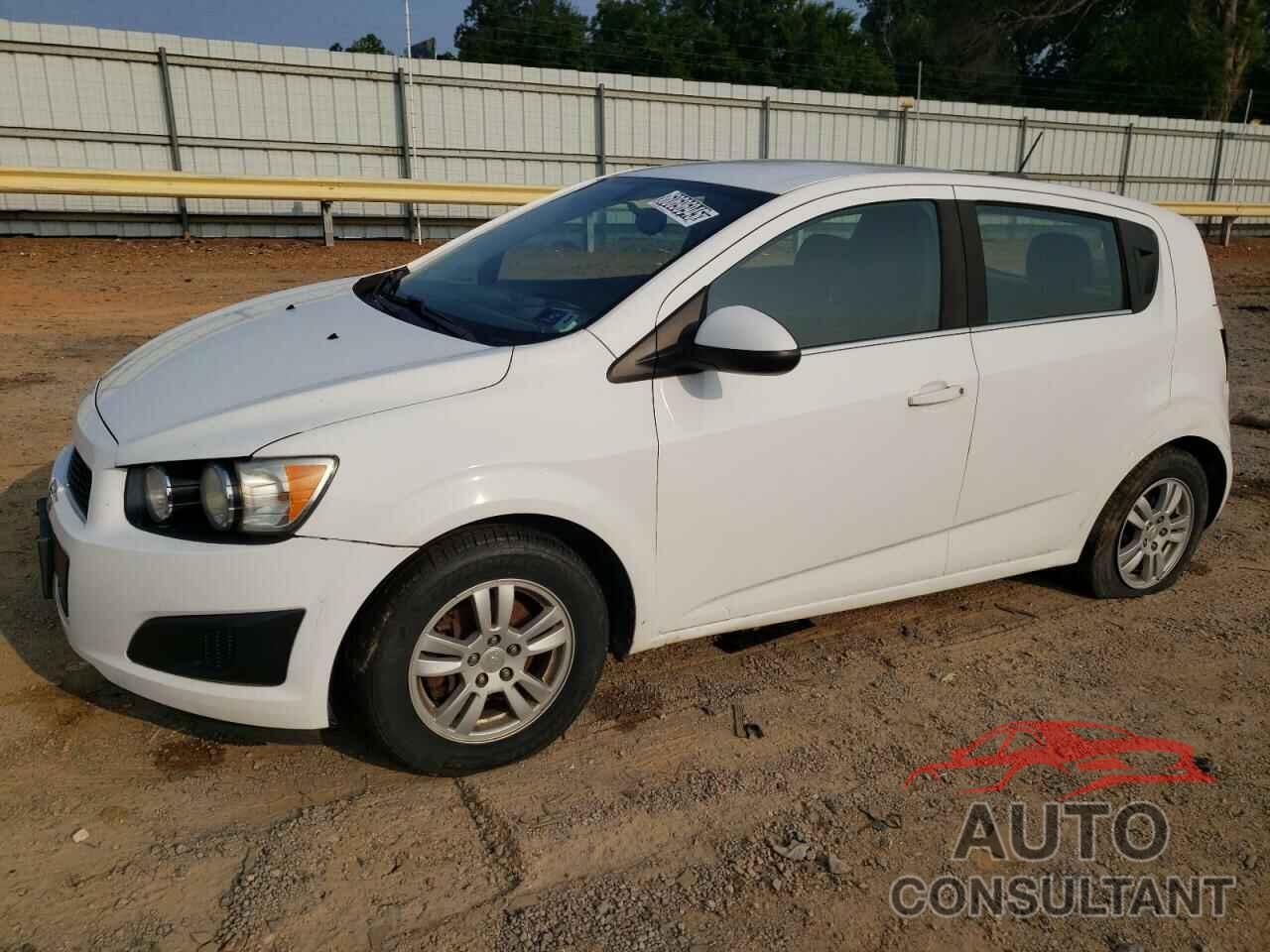 CHEVROLET SONIC 2015 - 1G1JC6SH4F4152312