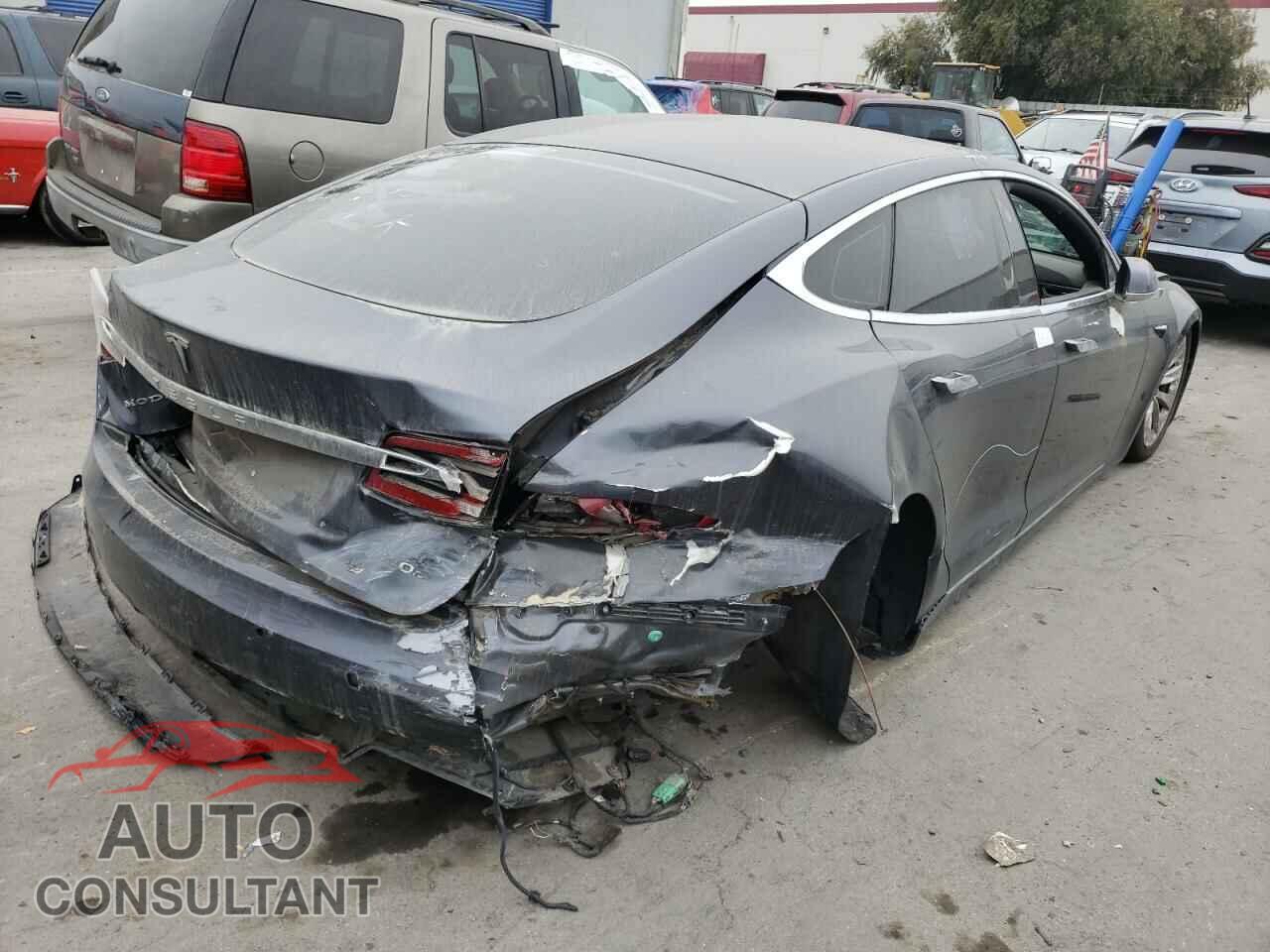 TESLA MODEL S 2017 - 5YJSA1E20HF201528