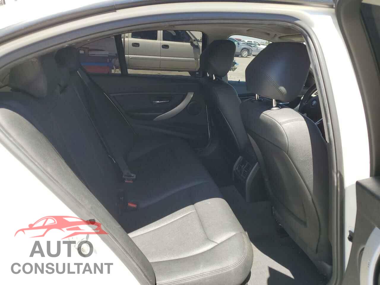 BMW 3 SERIES 2016 - WBA8A9C5XGK615744