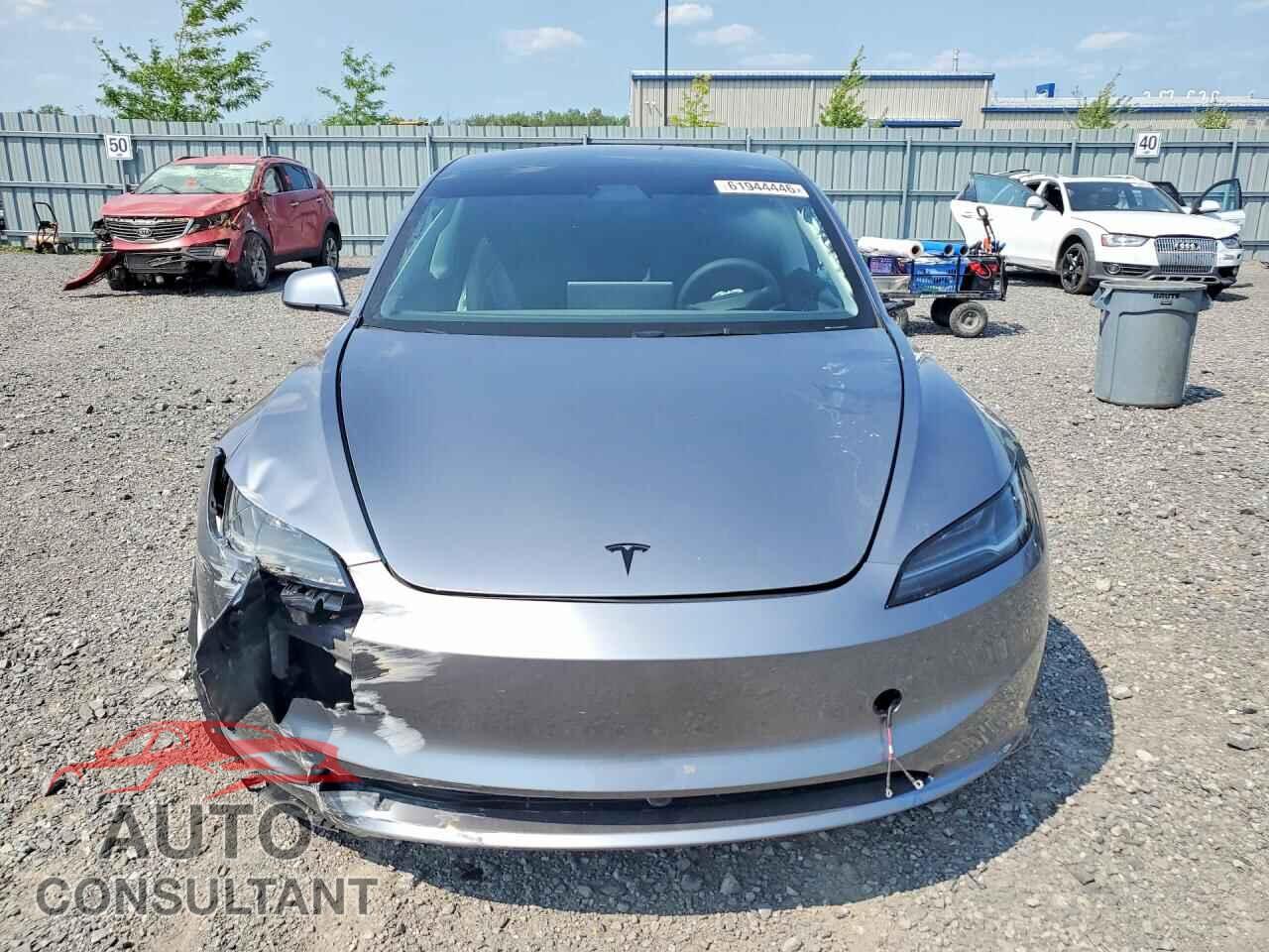 TESLA MODEL 3 2026 - LRW3E7FAXTC851326