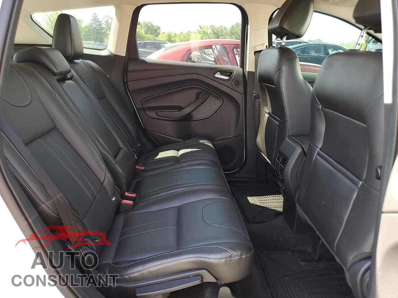 FORD ESCAPE 2013 - 1FMCU9J98DUB89008