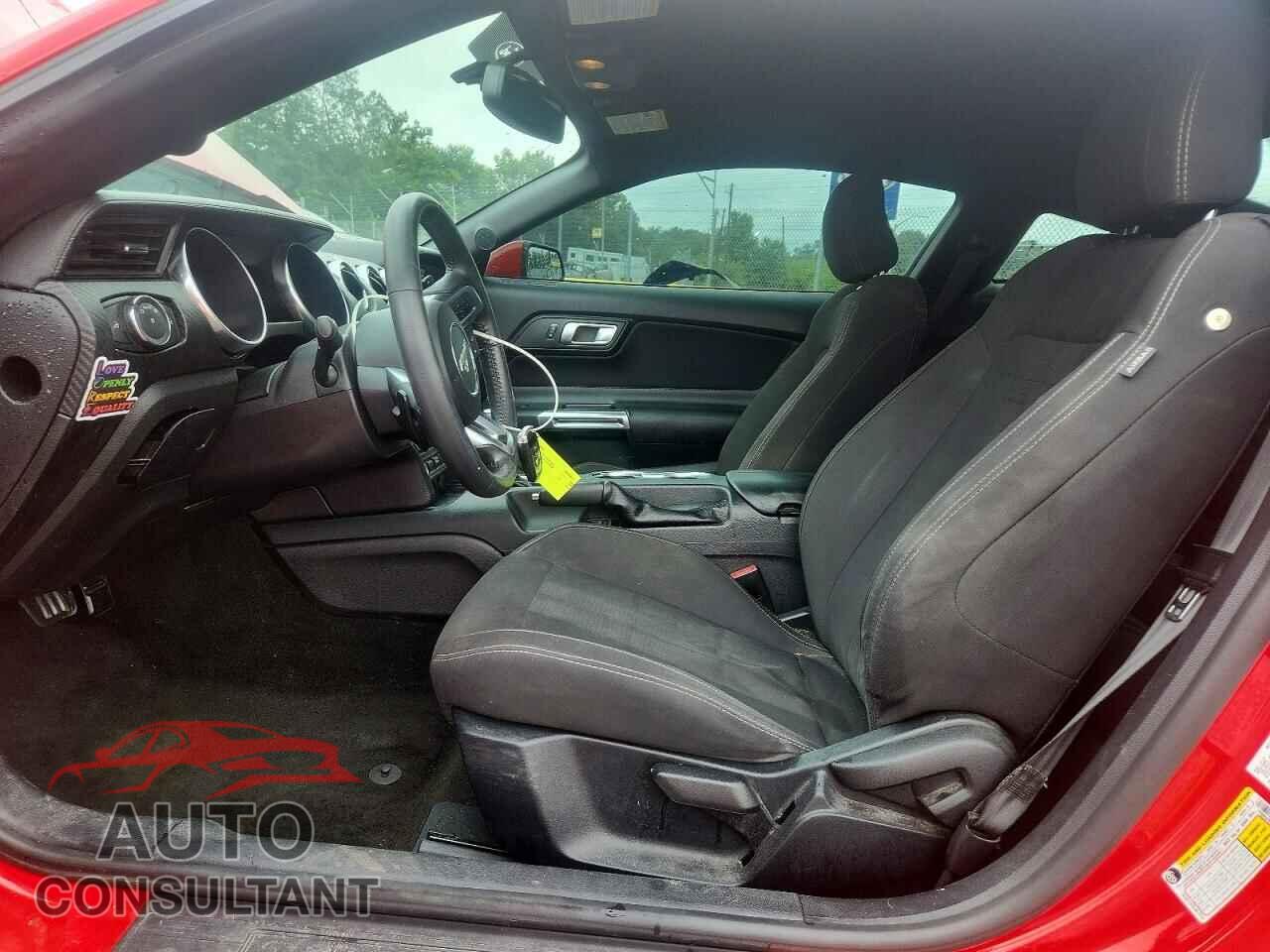 FORD MUSTANG 2018 - 1FA6P8TH2J5127350