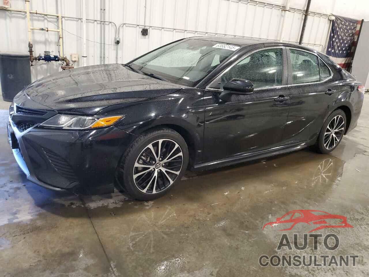 TOYOTA CAMRY 2018 - 4T1B11HK8JU612843