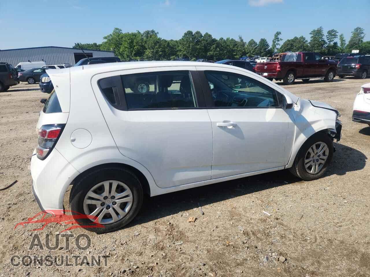 CHEVROLET SONIC 2017 - 1G1JG6SG6H4149202