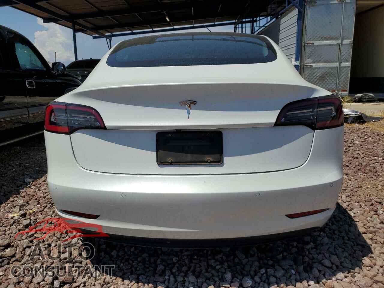 TESLA MODEL 3 2021 - 5YJ3E1EA0MF939596