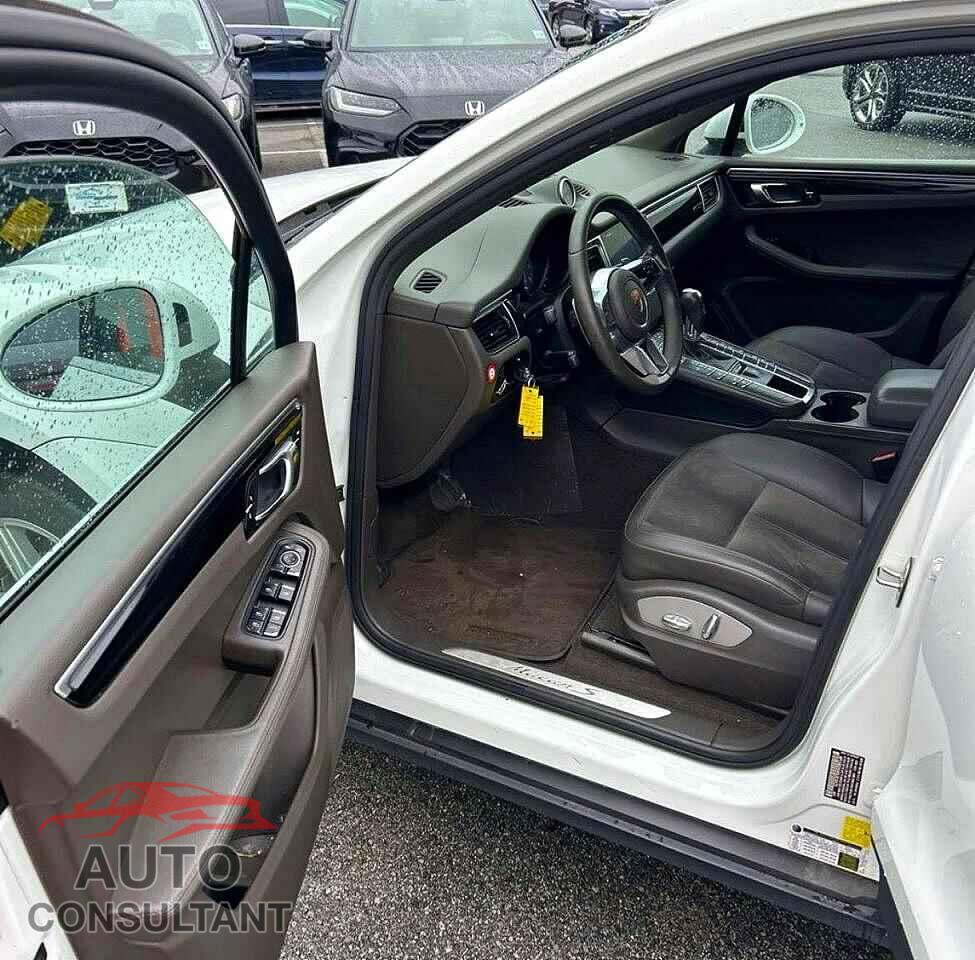 PORSCHE MACAN 2017 - WP1AB2A54HLB16475