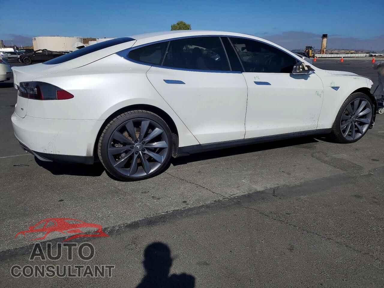 TESLA MODEL S 2014 - 5YJSA1H17EFP28237