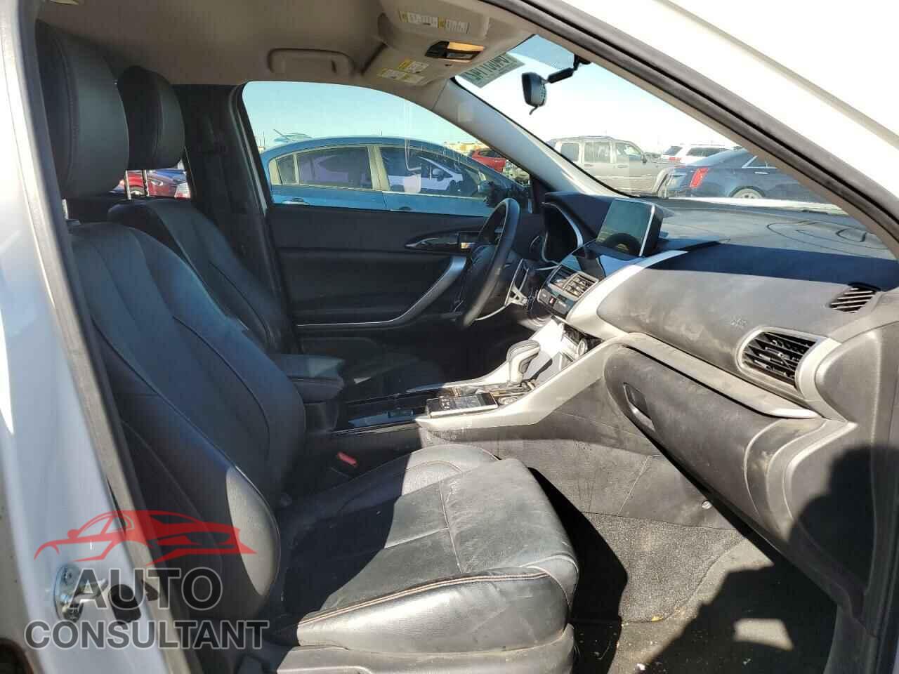 MITSUBISHI ECLIPSE 2018 - JA4AT5AA8JZ063094