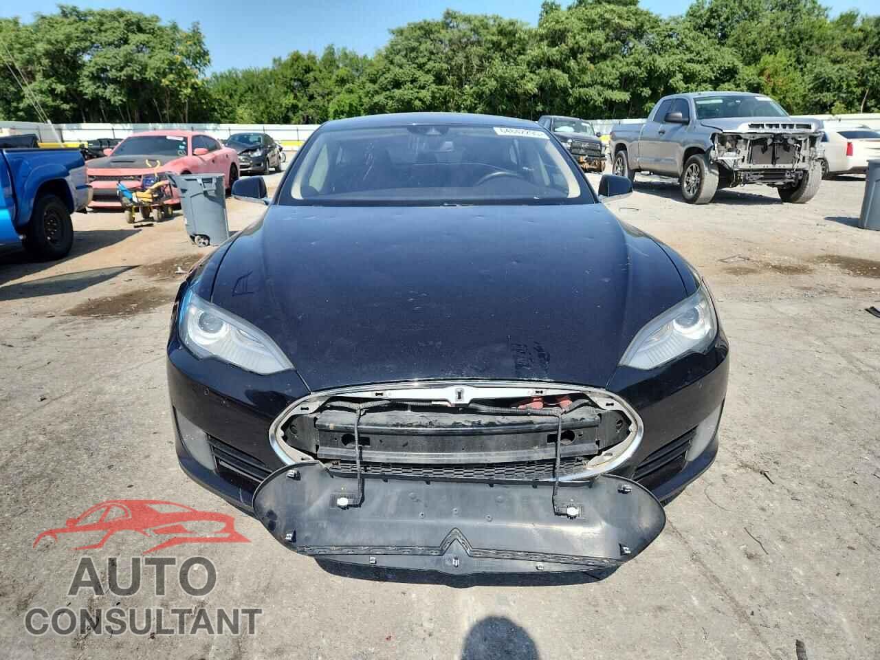 TESLA MODEL S 2015 - 5YJSA1E14FF102828