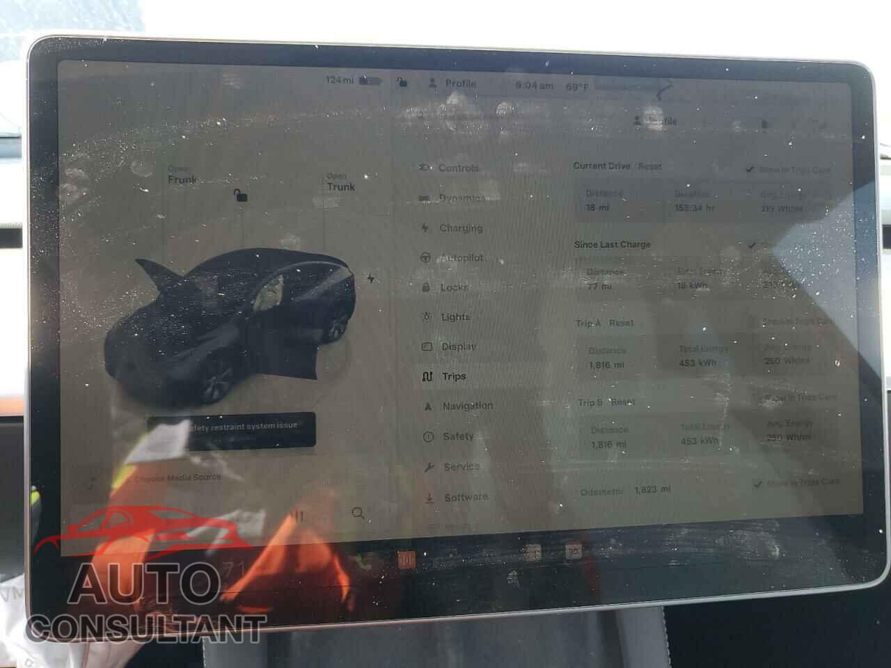 TESLA MODEL Y 2024 - 7SAYGAEE8RF065639