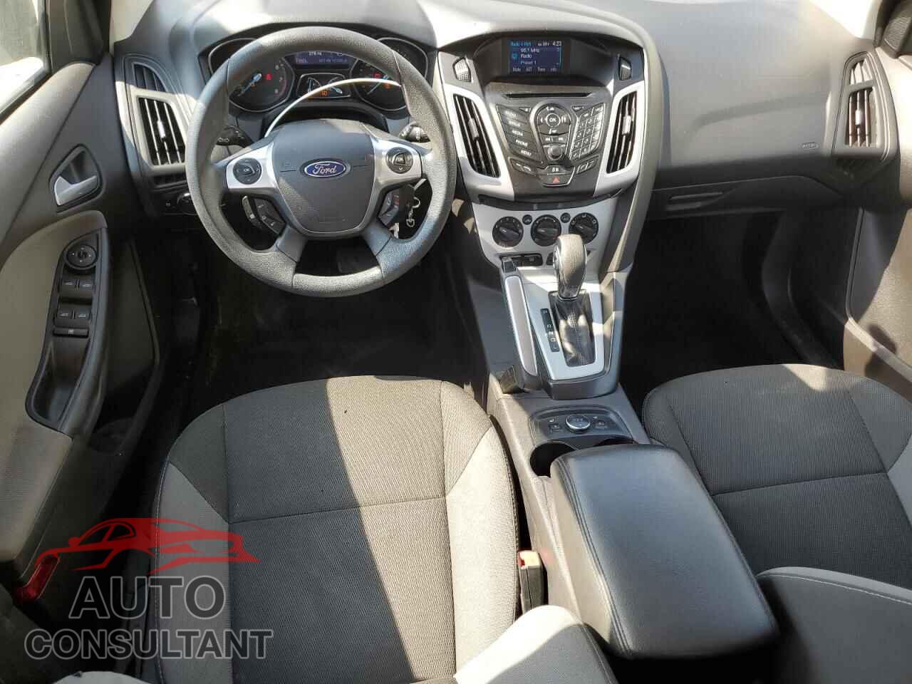 FORD FOCUS 2013 - 1FADP3K26DL318213