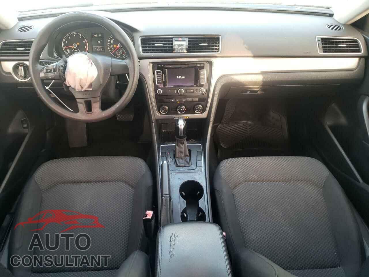 VOLKSWAGEN PASSAT 2014 - 1VWAP7A32EC025664