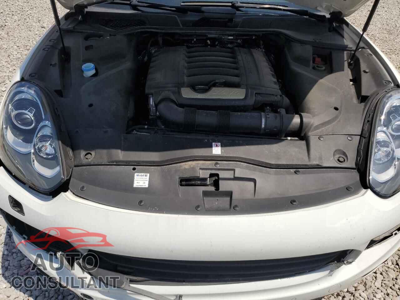 PORSCHE CAYENNE 2017 - WP1AA2A29HKA83455