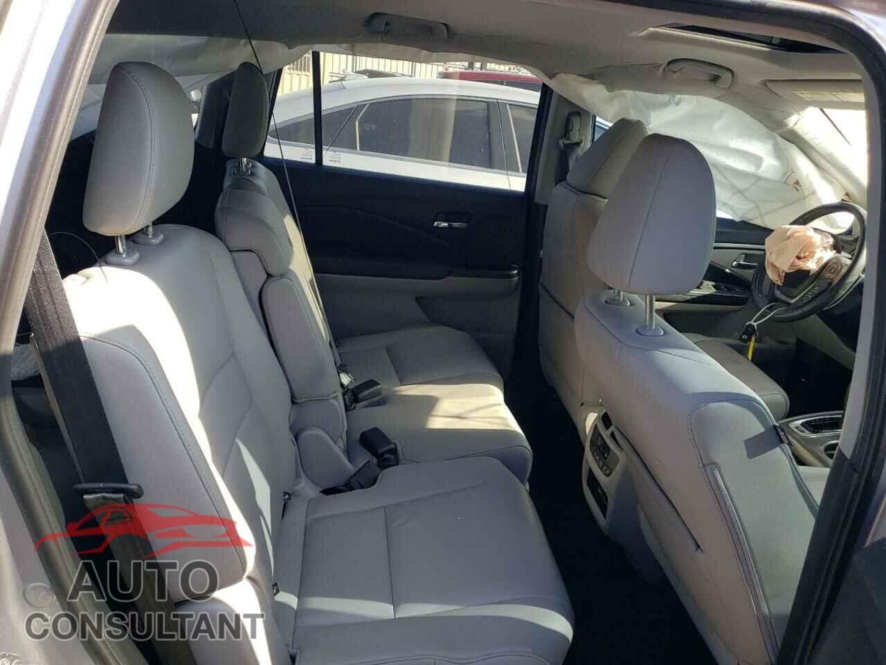 HONDA PILOT 2017 - 5FNYF5H58HB044758