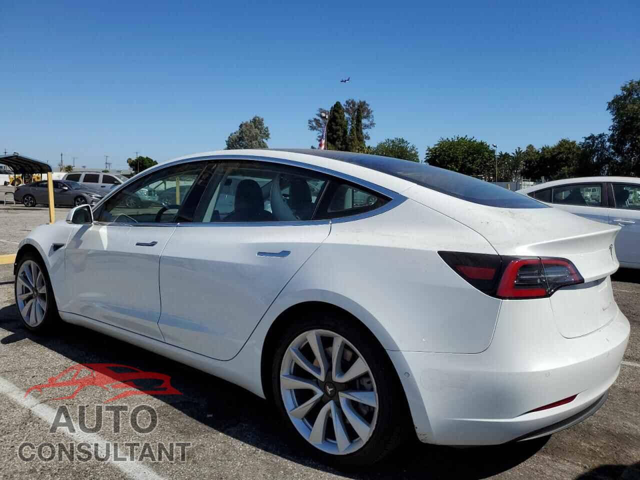 TESLA MODEL 3 2018 - 5YJ3E1EA4JF052997