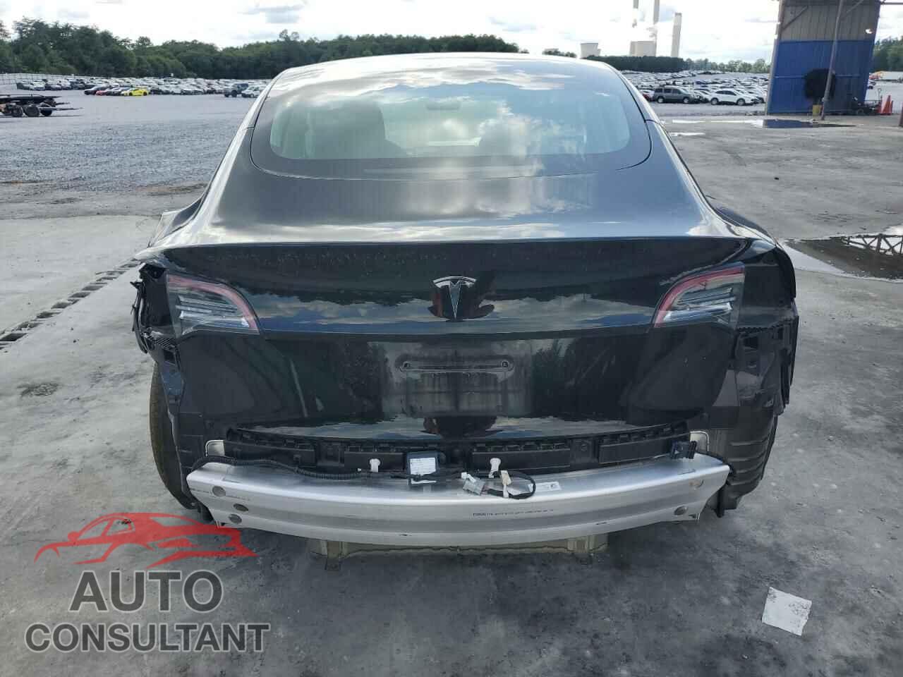 TESLA MODEL 3 2023 - 5YJ3E1EA5PF458795
