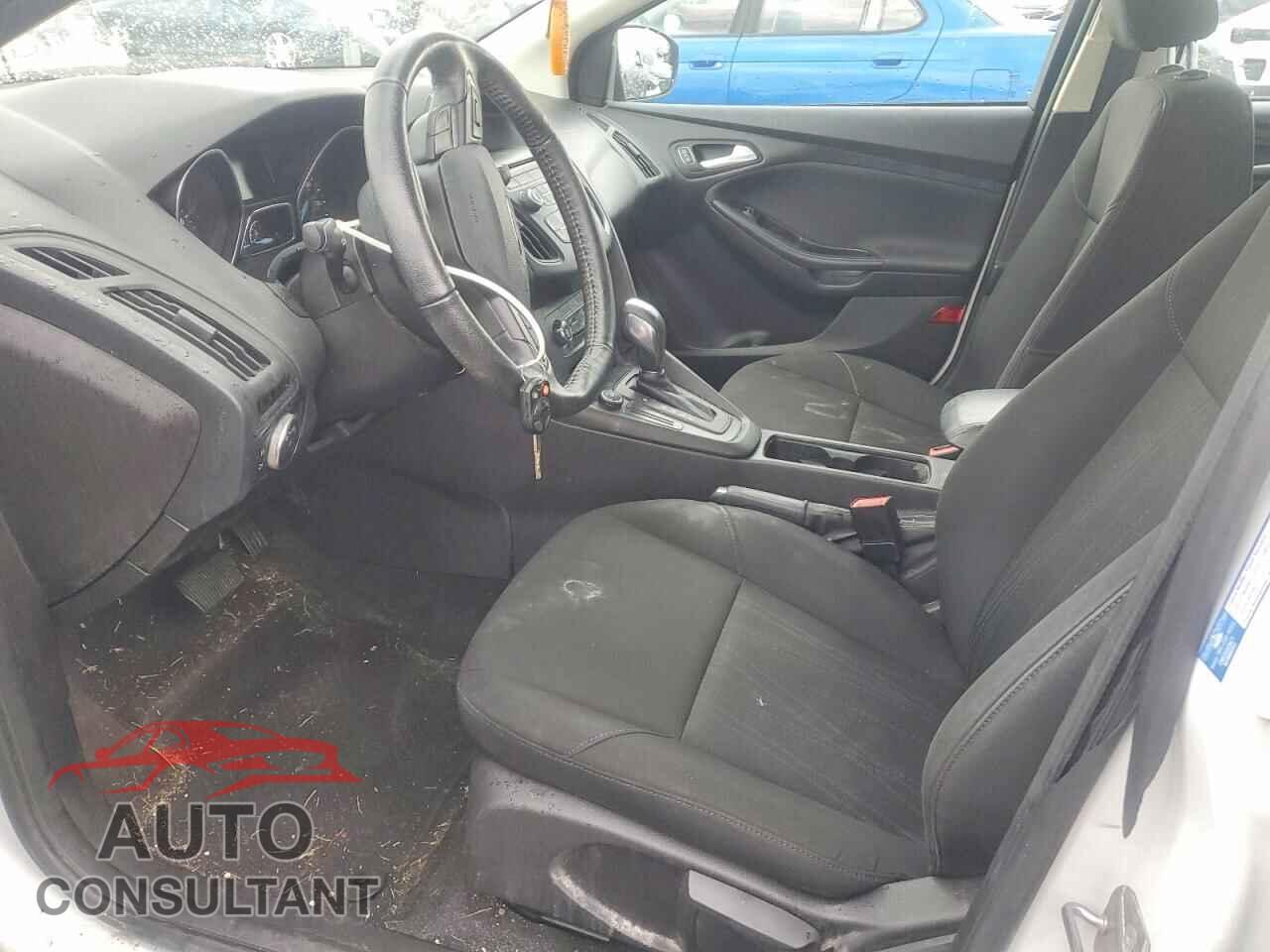 FORD FOCUS 2015 - 1FADP3F27FL261842