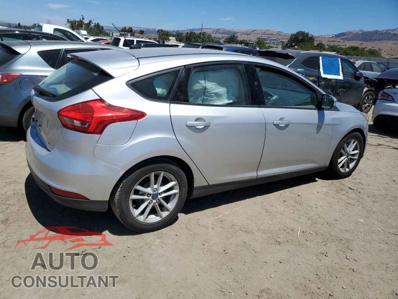 FORD FOCUS 2017 - 1FADP3K26HL232020