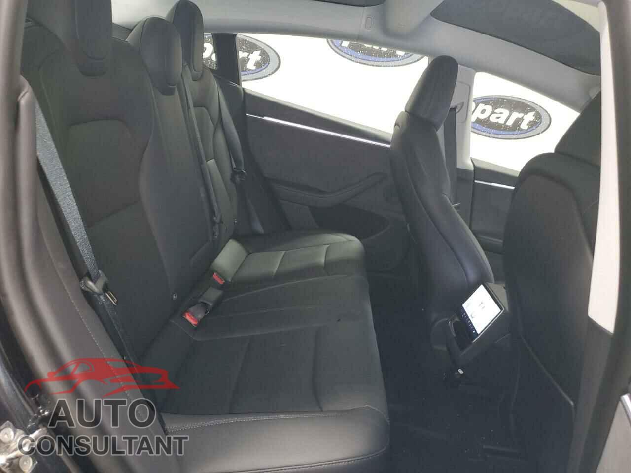 TESLA MODEL 3 2024 - 5YJ3E1EBXRF742371